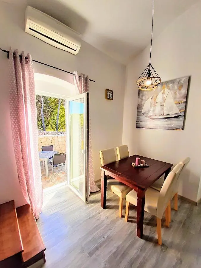 Holiday Home Don Zadar 0*,